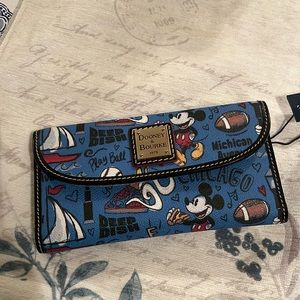 Disney Dooney & Bourke Chicago Wallet Blue Mickey Mouse Windy City